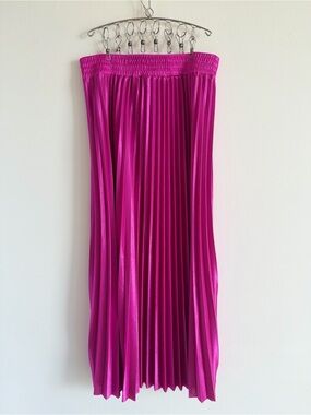 Studio West Pleated Midi Skirt in Fuchsia